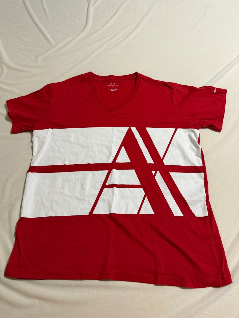 Armani Exchange Red and White Graphic V‑Neck Tee